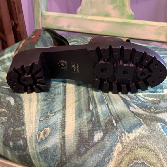 NEW Charleston Shoe Monterey Sandal - Picture 5 of 6